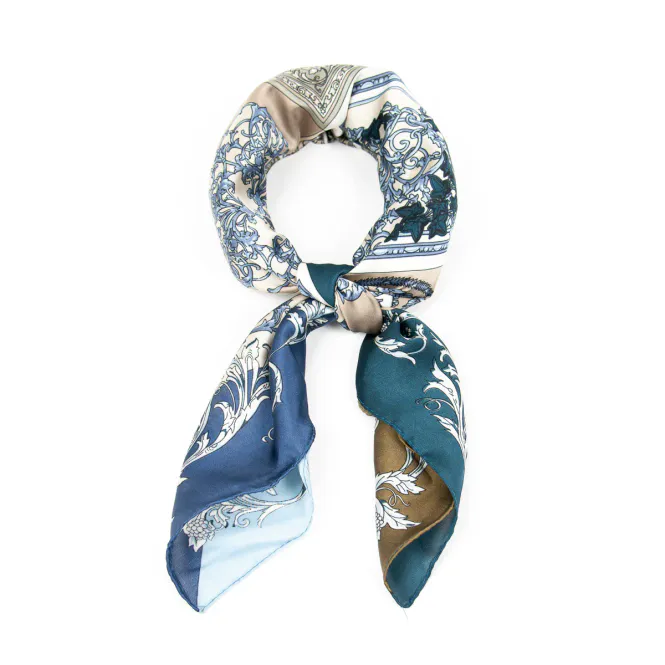 Huvudbild Mönstrad scarf i blått, petrol och beige 70 x 70 ...