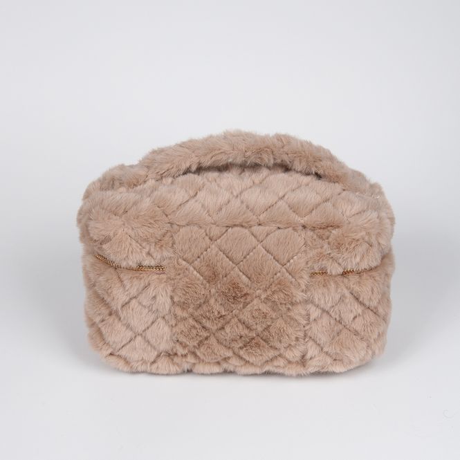 Huvudbild Stor makeupväska i fuskpäls beige