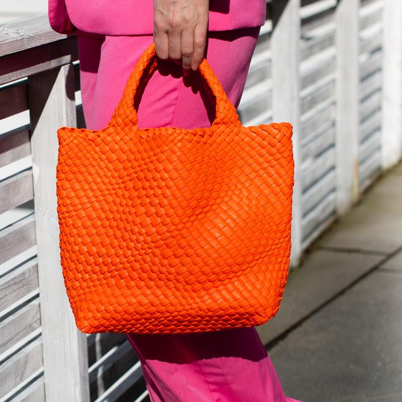 BILLIE flätad handväska - orange