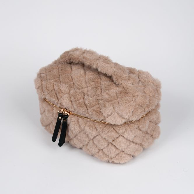 Huvudbild Stor makeupväska i fuskpäls beige