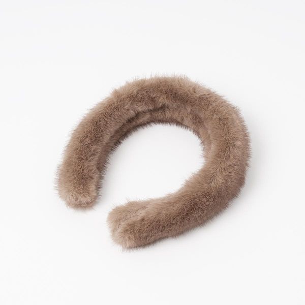 Huvudbild Beige hårband i fuskpäls – tidlöst och ...