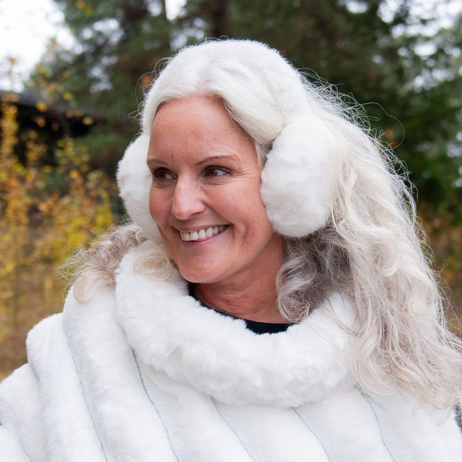 Huvudbild Öronvärmare i fuskpäls offwhite