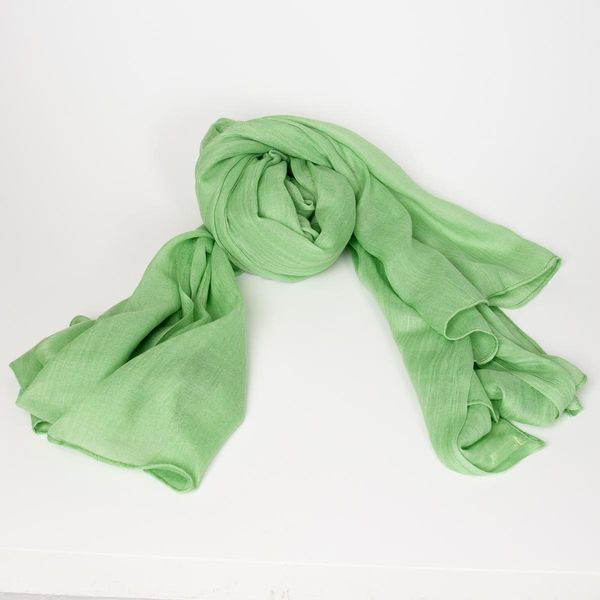 Huvudbild Enfärgad grön scarf 100 x 180 cm – lyxig ...