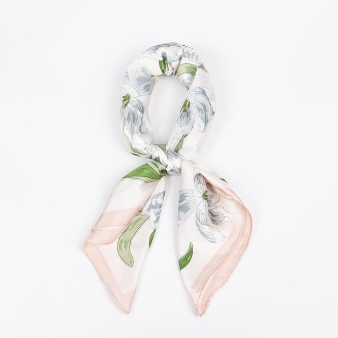 Hovedbilde Lite skjerf hvitt med blomster og rosa kant 70x70 ...