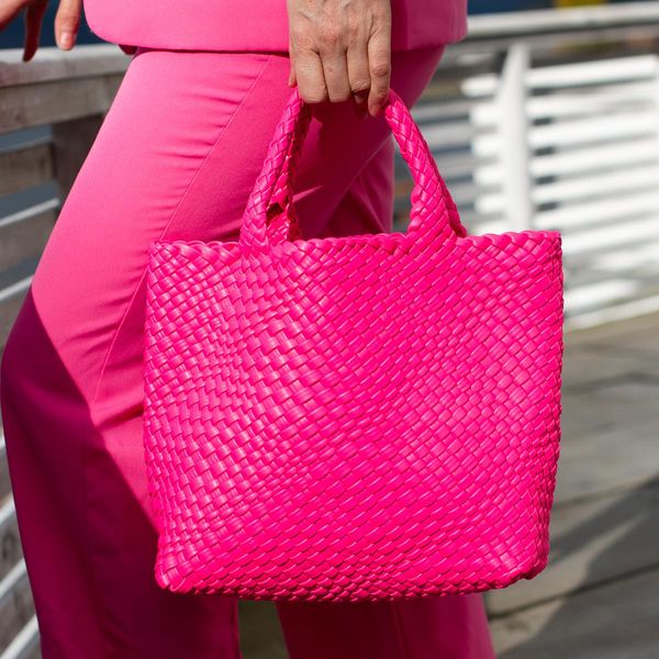 Bild på BILLIE flätad handväska - rosa
