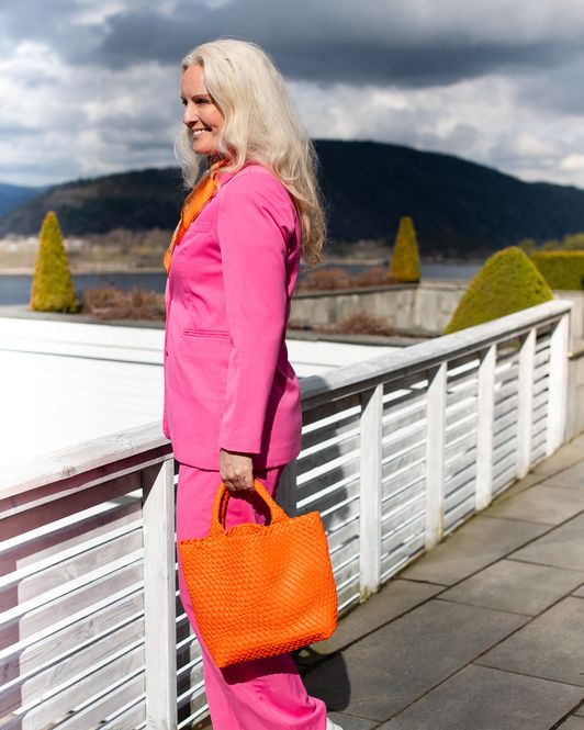 Huvudbild BILLIE flätad handväska - orange